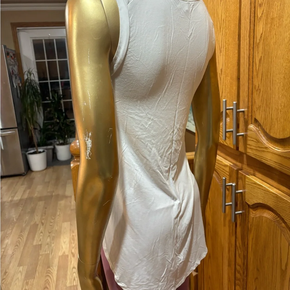 Wilfred White Sleeveless Tank Top - Picture 3 of 9